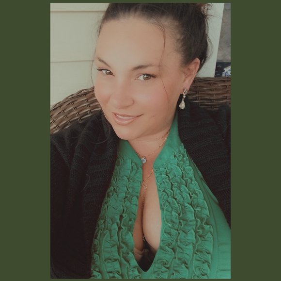 Meet your Posher, Erin! - Picture 15 of 16